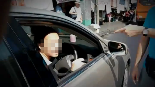 คลิปมนุษย์ป้า โดนดี ทำรถติดเป็นกิโล คลิปมนุษย์ป้า โดนดี ทำรถติดเป็นกิโล