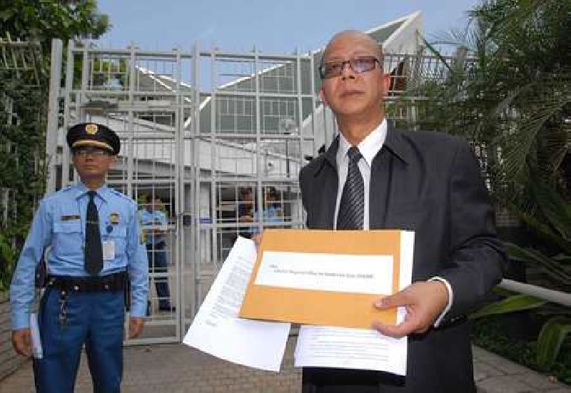 คปท. ขีดเส้นตาย ยิ่งลักษณ์ 15 ม.ค. หากไม่ลาออก จะปิดตลาดหลักทรัพย์ คปท. ขีดเส้นตาย ยิ่งลักษณ์ 15 ม.ค. หากไม่ลาออก จะปิดตลาดหลักทรัพย์