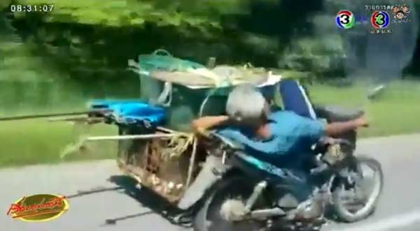 ลีลาพ่อค้าปลาทูนอนขับรถซาเล้ง ลีลาพ่อค้าปลาทูนอนขับรถซาเล้ง