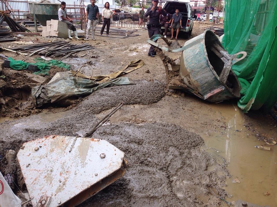 บุ้งกี้เหล็กสลิงขาด หล่นทับคนงานดับคาที่ 1 ราย บุ้งกี้เหล็กสลิงขาด หล่นทับคนงานดับคาที่ 1 ราย