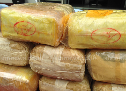 รวบแก๊งขนยาบ้า 2 แสนเม็ด รับวันออกพรรษา-นึกว่าตำรวจหยุดงาน รวบแก๊งขนยาบ้า 2 แสนเม็ด รับวันออกพรรษา-นึกว่าตำรวจหยุดงาน