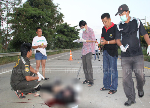 นักศึกษาหนุ่มน้อยใจแฟนควบ จยย. เสยเก๋งดับคาที่ นักศึกษาหนุ่มน้อยใจแฟนควบ จยย. เสยเก๋งดับคาที่