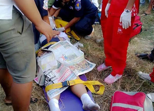 สลด นักเรียนหญิงใส่หูฟัง ไม่ได้ยินเสียงเตือนรถไฟ โดนชนดับ สลด นักเรียนหญิงใส่หูฟัง ไม่ได้ยินเสียงเตือนรถไฟ โดนชนดับ