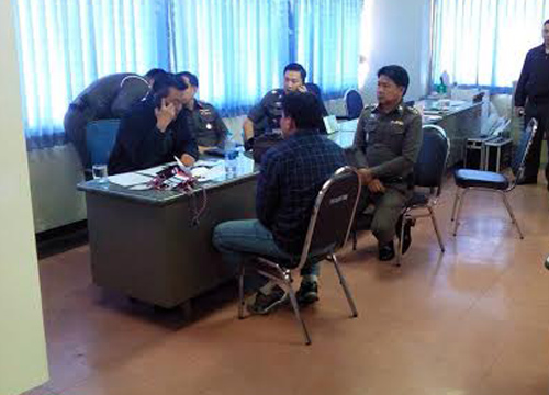 รวบจ่าเอกสมพงษ์ แท่นนาค ทหารหน่วยซีล โผล่เป็นการ์ด กปปส. รวบจ่าเอกสมพงษ์ แท่นนาค ทหารหน่วยซีล โผล่เป็นการ์ด กปปส.