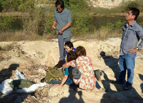 นรต. ฝึกโดดร่มแต่ร่มไม่กาง ร่วงกระแทกพื้นดับ 2 นรต. ฝึกโดดร่มแต่ร่มไม่กาง ร่วงกระแทกพื้นดับ 2