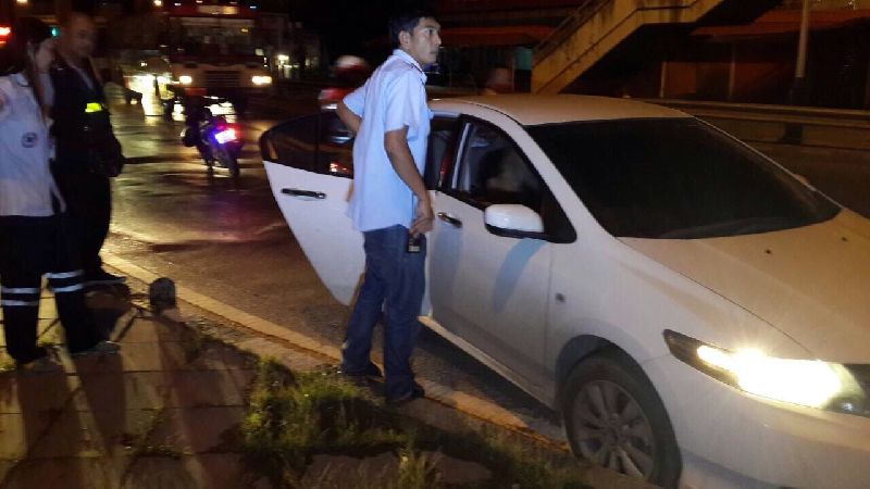 ลูกชายนายกเทศมนตรีบึงยี่โถ ขับรถชนฟุตปาธ ปลุกไม่ตื่น ลูกชายนายกเทศมนตรีบึงยี่โถ ขับรถชนฟุตปาธ ปลุกไม่ตื่น