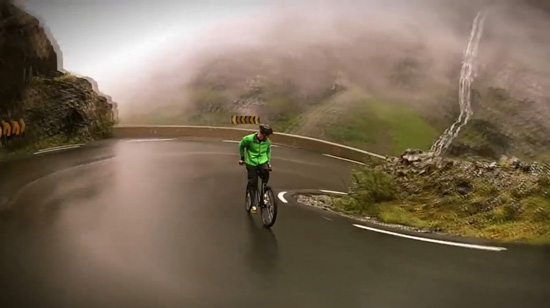 นักปั่นนอร์เวย์ปั่นจักรยานถอยหลังลงเขา นักปั่นนอร์เวย์ปั่นจักรยานถอยหลังลงเขา
