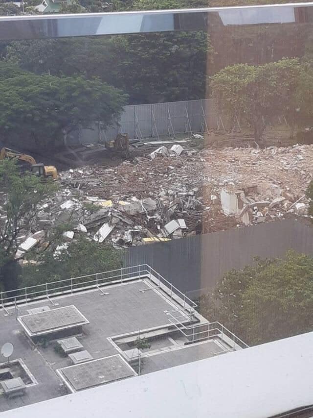 ทุบสถานทูตอังกฤษ ทุบสถานทูตอังกฤษ