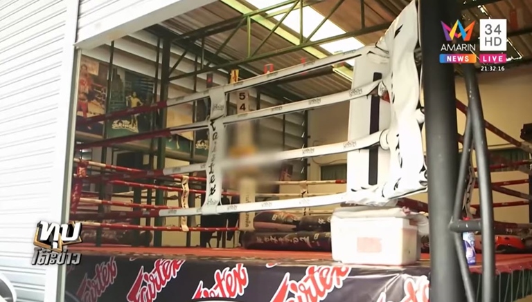 รุมกระทืบเด็กหน้าค่ายมวย รุมกระทืบเด็กหน้าค่ายมวย