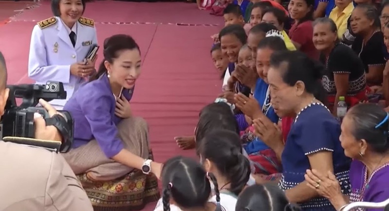 เจ้าฟ้าพัชรกิติยาภาฯ พระราชทานกำลังใจผู้ป่วย เจ้าฟ้าพัชรกิติยาภาฯ พระราชทานกำลังใจผู้ป่วย