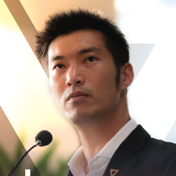 ธนาธร จึงรุ่งเรืองกิจ ธนาธร จึงรุ่งเรืองกิจ