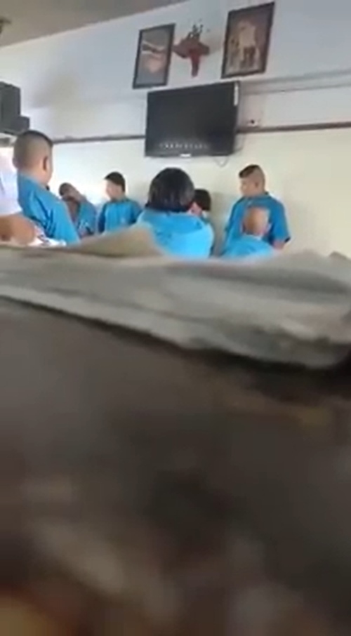 ครูตบเด็ก ครูตบเด็ก