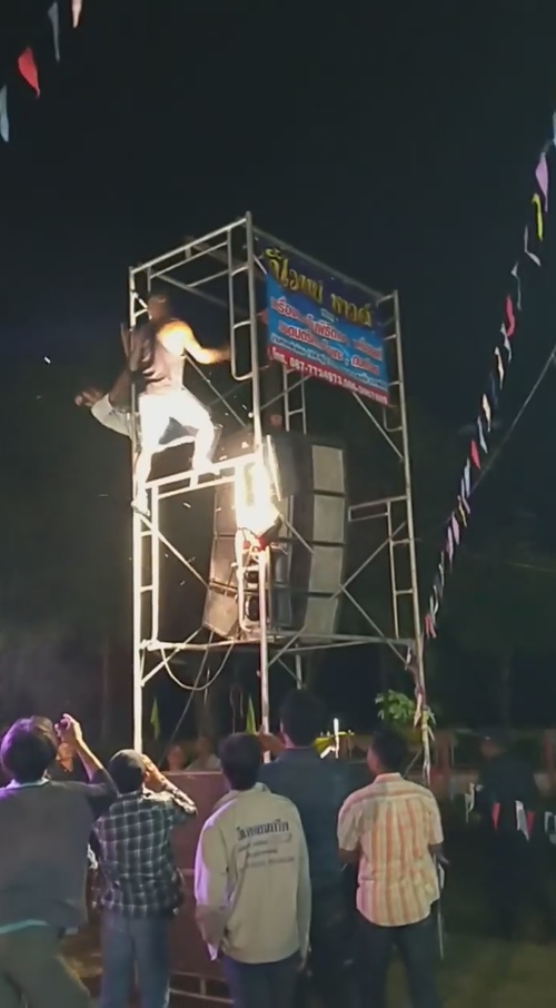 คนทะเลาะกันวันลอยกระทง คนทะเลาะกันวันลอยกระทง