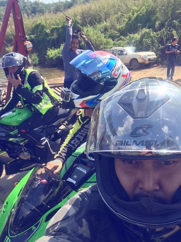 รถยนต์ชนบิ๊กไบค์ รถยนต์ชนบิ๊กไบค์