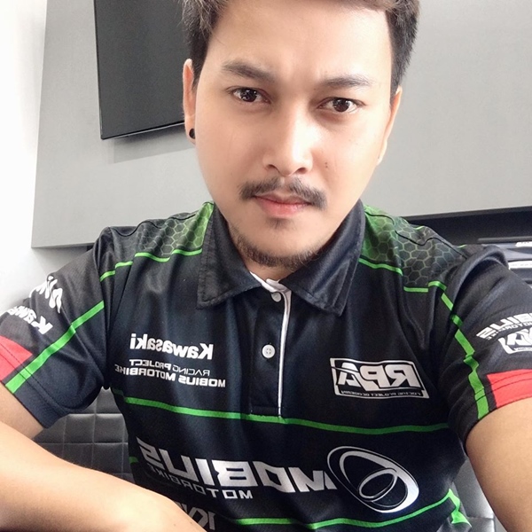 รถยนต์ชนบิ๊กไบค์ รถยนต์ชนบิ๊กไบค์