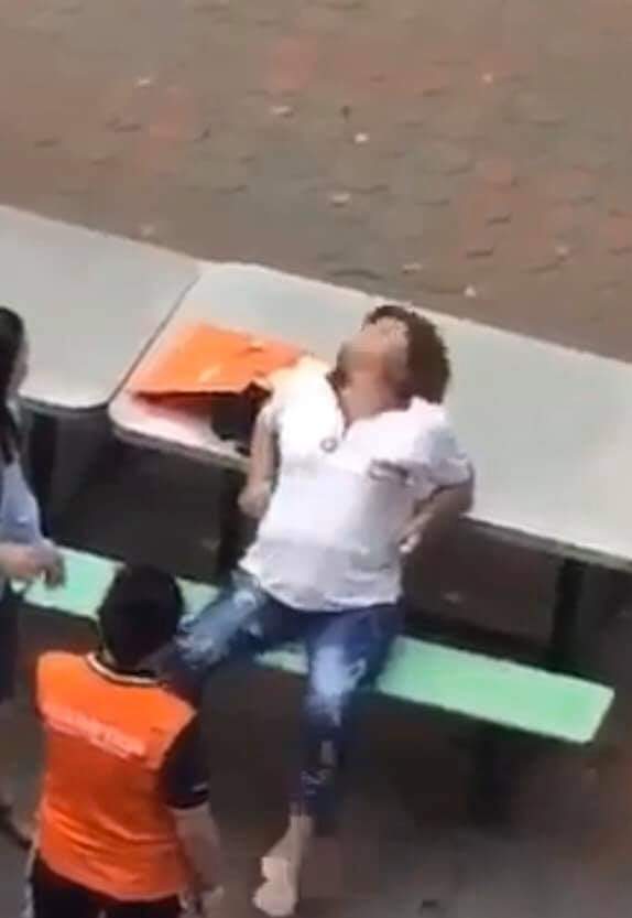 อาม่าตบเด็ก อาม่าตบเด็ก