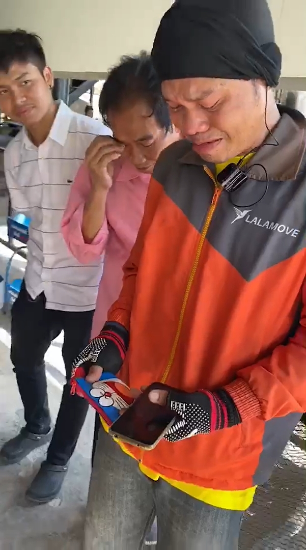 เรื่องประทับใจ เก็บกระเป๋าตังค์คืนเจ้าของ เรื่องประทับใจ เก็บกระเป๋าตังค์คืนเจ้าของ