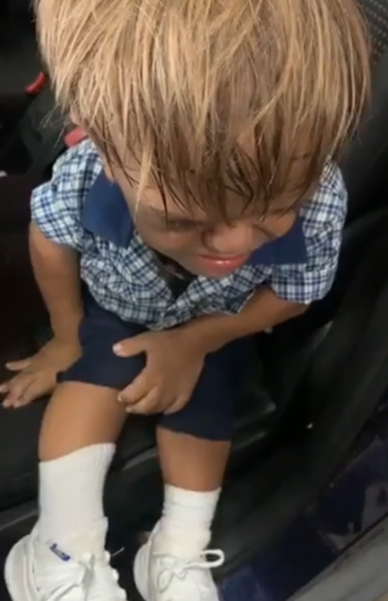 เด็กแคระร่ำไห้อยากตายหลังถูกรุมบุลลี่ เด็กแคระร่ำไห้อยากตายหลังถูกรุมบุลลี่