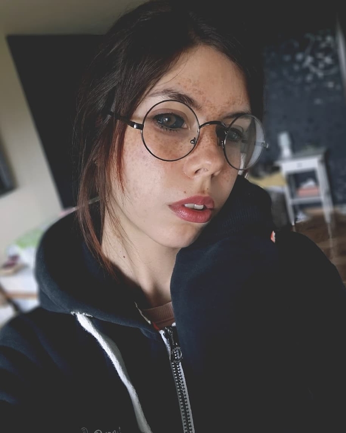 สักตาขาวจนตาบอด สักตาขาวจนตาบอด