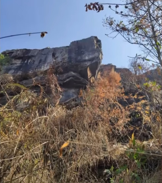 นักท่องเที่ยวตกภูบักไดเสียชีวิต นักท่องเที่ยวตกภูบักไดเสียชีวิต