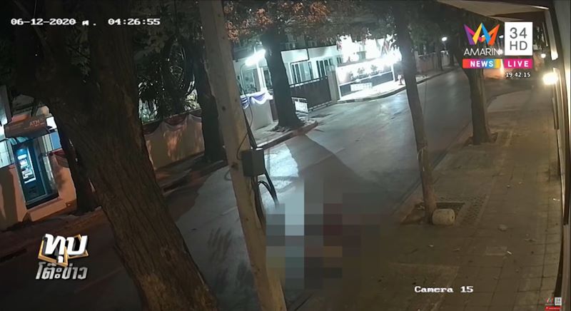 เด็ก 14 ขี่มอเตอร์ไซค์ซ้อนสามชนฟุตปาธ เด็ก 14 ขี่มอเตอร์ไซค์ซ้อนสามชนฟุตปาธ