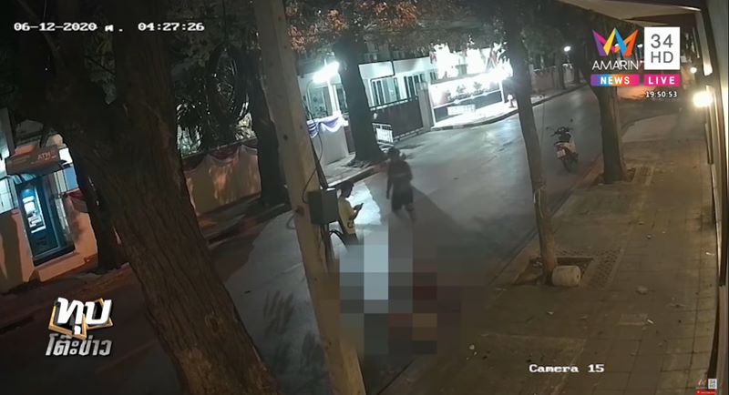 เด็ก 14 ขี่มอเตอร์ไซค์ซ้อนสามชนฟุตปาธ เด็ก 14 ขี่มอเตอร์ไซค์ซ้อนสามชนฟุตปาธ