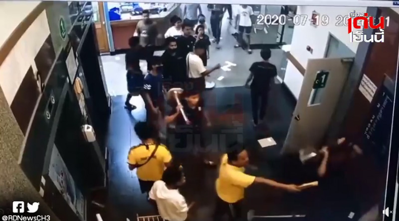 ข่าวแก๊งวัยรุ่นบุกทำร้ายหมอ ข่าวแก๊งวัยรุ่นบุกทำร้ายหมอ