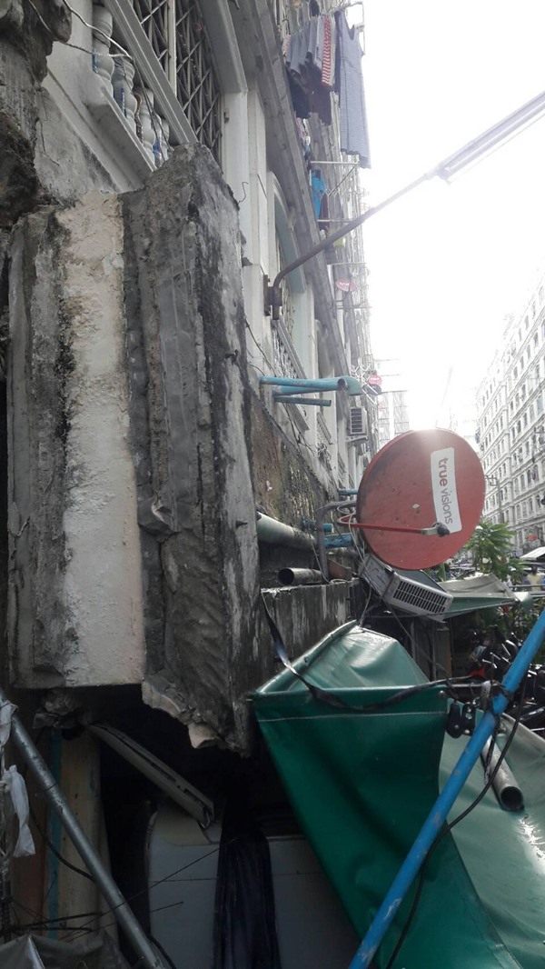 ระเบียงถล่ม ระเบียงถล่ม