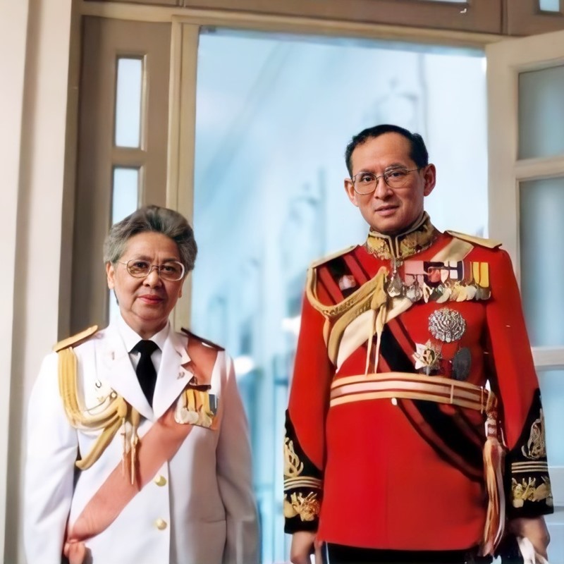 พลเอกหญิง ท่านผู้หญิงอภิรดี ยิ่งเจริญ พลเอกหญิง ท่านผู้หญิงอภิรดี ยิ่งเจริญ