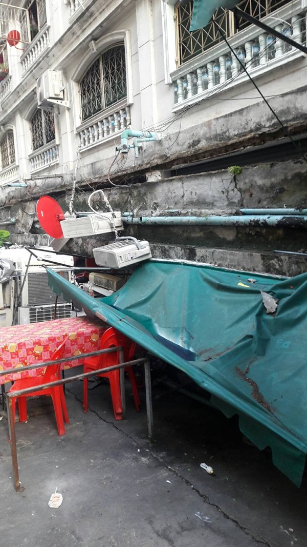 ระเบียงถล่ม ระเบียงถล่ม