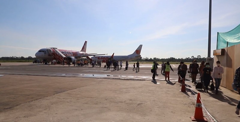 คนแห่ขอโชคไอ้ไข่ คนแห่ขอโชคไอ้ไข่