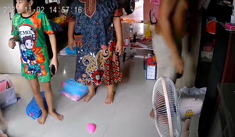 ตัวเงินตัวทองเข้าบ้าน ตัวเงินตัวทองเข้าบ้าน