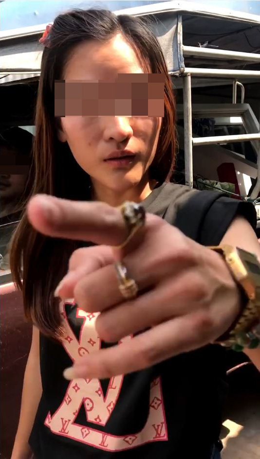 ลูกสะใภ้ทุบบ้านแม่ผัว ลูกสะใภ้ทุบบ้านแม่ผัว