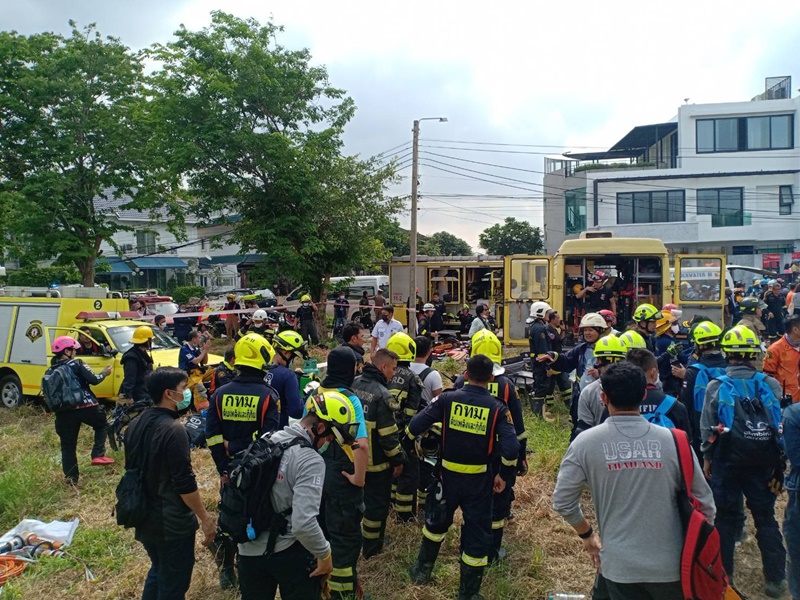 ไฟไหม้ อาคารถล่ม ไฟไหม้ อาคารถล่ม