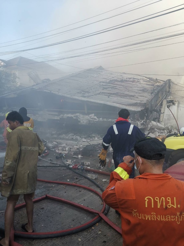ไฟไหม้ อาคารถล่ม ไฟไหม้ อาคารถล่ม