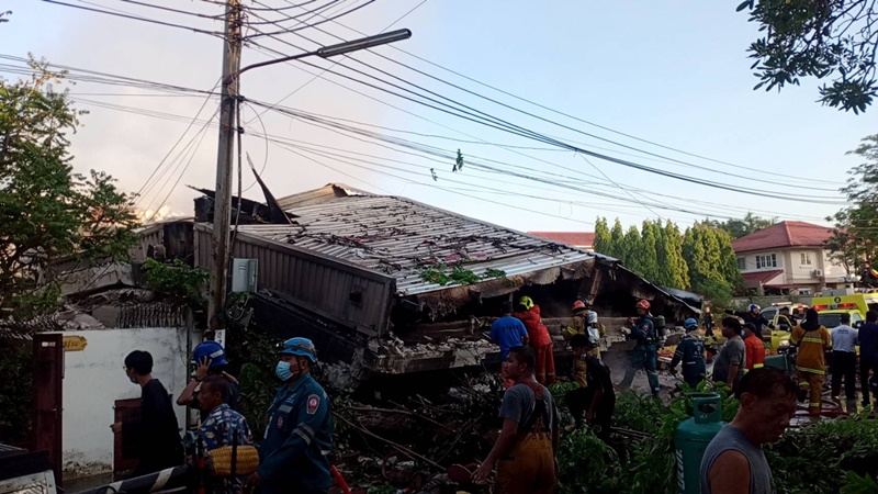 ไฟไหม้ อาคารถล่ม ไฟไหม้ อาคารถล่ม