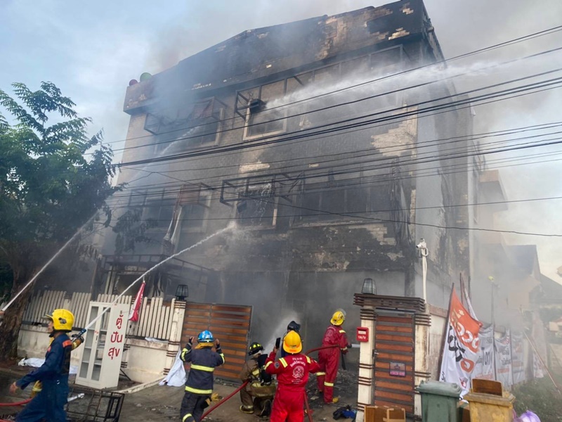ไฟไหม้ อาคารถล่ม ไฟไหม้ อาคารถล่ม