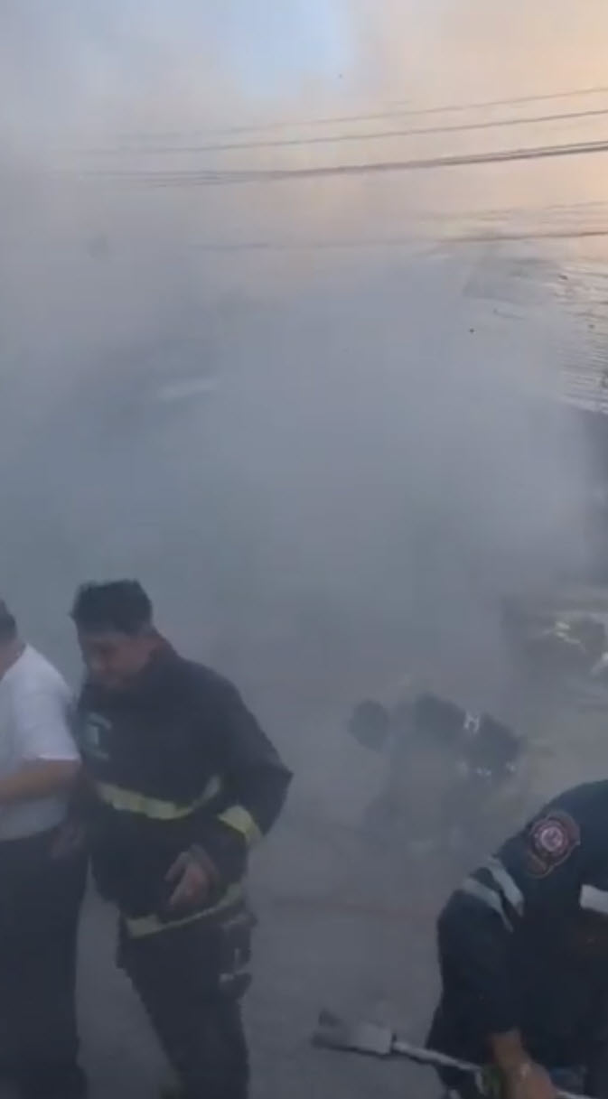 ไฟไหม้ อาคารถล่ม ไฟไหม้ อาคารถล่ม