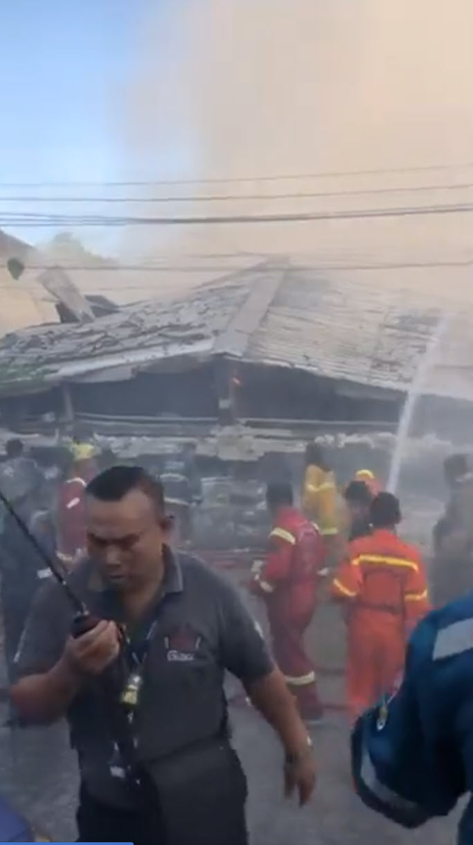 ไฟไหม้ อาคารถล่ม ไฟไหม้ อาคารถล่ม