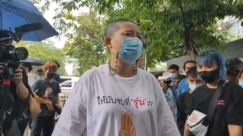 แม่เพนกวิน โกนหัว แม่เพนกวิน โกนหัว