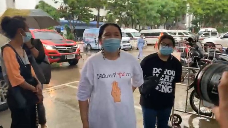 แม่เพนกวิน โกนหัว แม่เพนกวิน โกนหัว