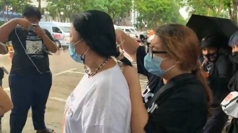 แม่เพนกวิน โกนหัว แม่เพนกวิน โกนหัว