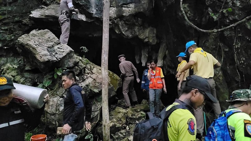 พระติดถ้ำ พระติดถ้ำ