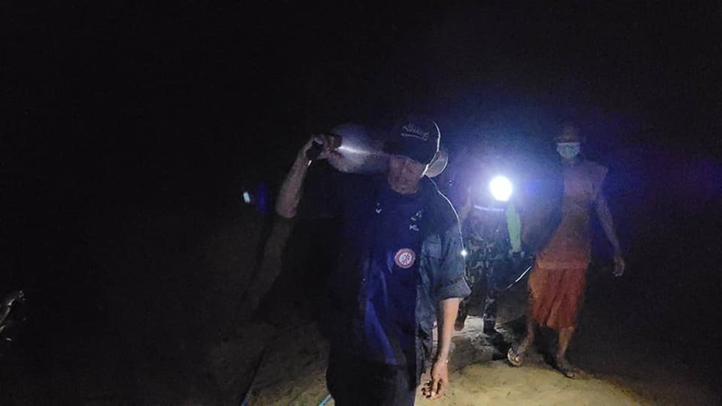 พระติดถ้ำ พระติดถ้ำ