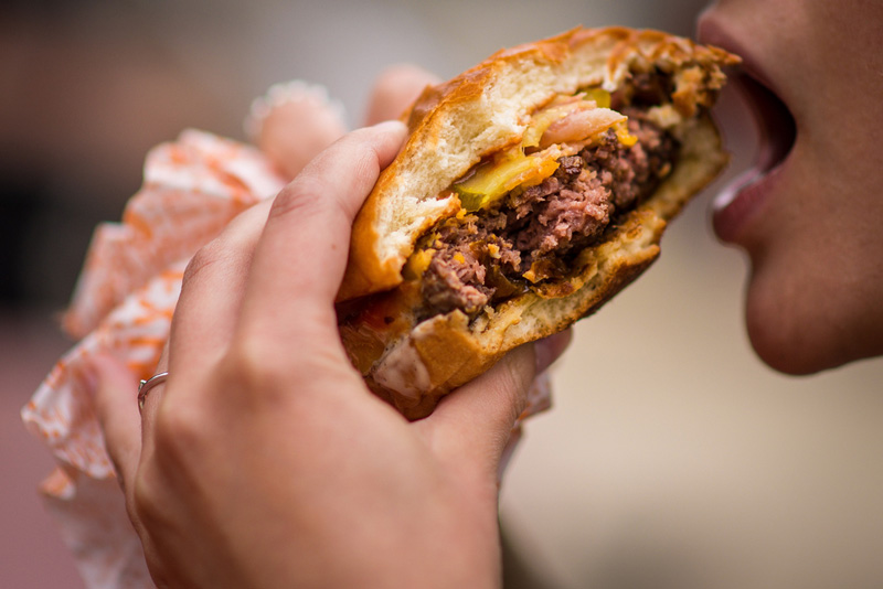 ฟ้องฟาสต์ฟู้ดดัง ฟ้องฟาสต์ฟู้ดดัง