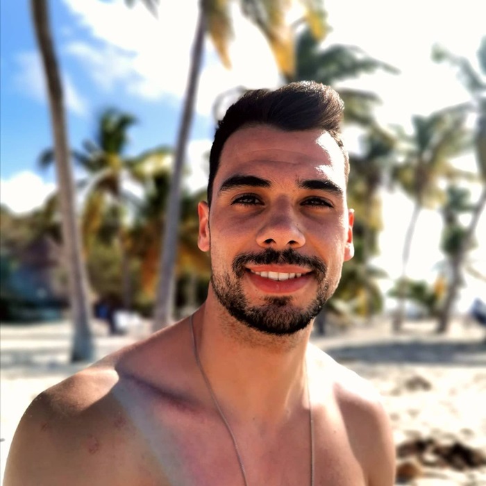 นักบิดแต่งงานกับน้องสาวบุญธรรม นักบิดแต่งงานกับน้องสาวบุญธรรม