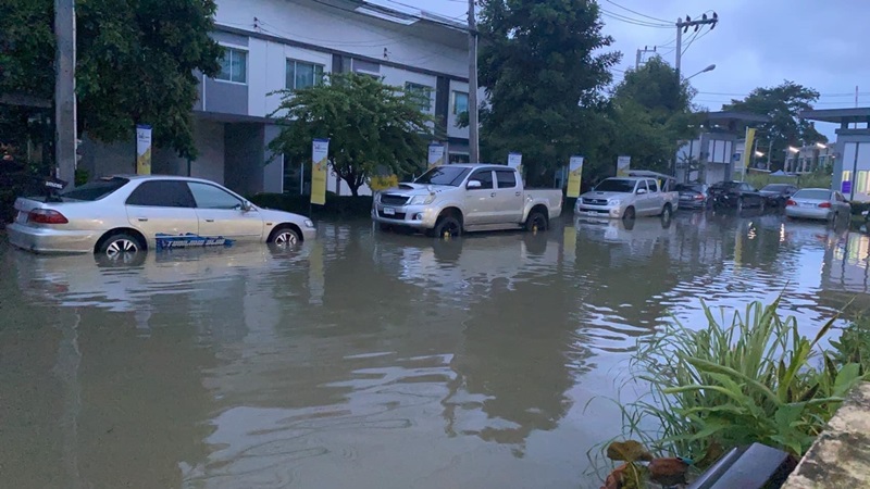 น้ำท่วมบ้าน น้ำท่วมบ้าน