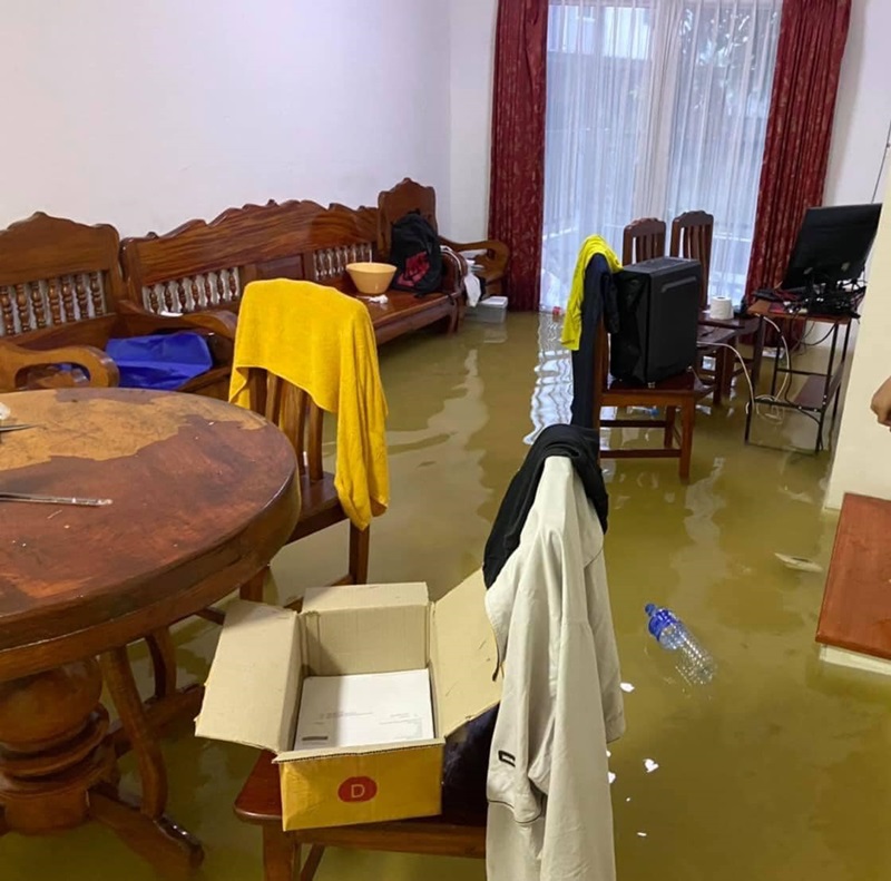 น้ำท่วมบ้าน น้ำท่วมบ้าน