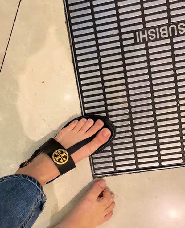 บันไดเลื่อน สยามพารากอน ดูดรองเท้า บันไดเลื่อน สยามพารากอน ดูดรองเท้า