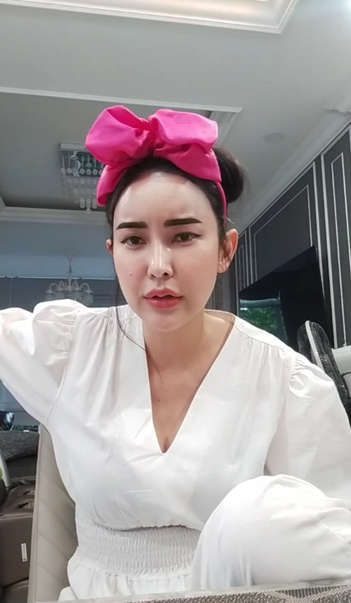 จอย ชุติมณฑ์ จอย ชุติมณฑ์